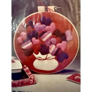 Vintage Valentine Bouquet Embroidery Applique Quilt Pattern Kit 1983 Uncut FF